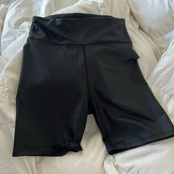 Abercrombie Women's Sheen Bike Shorts - Picture 4 of 6